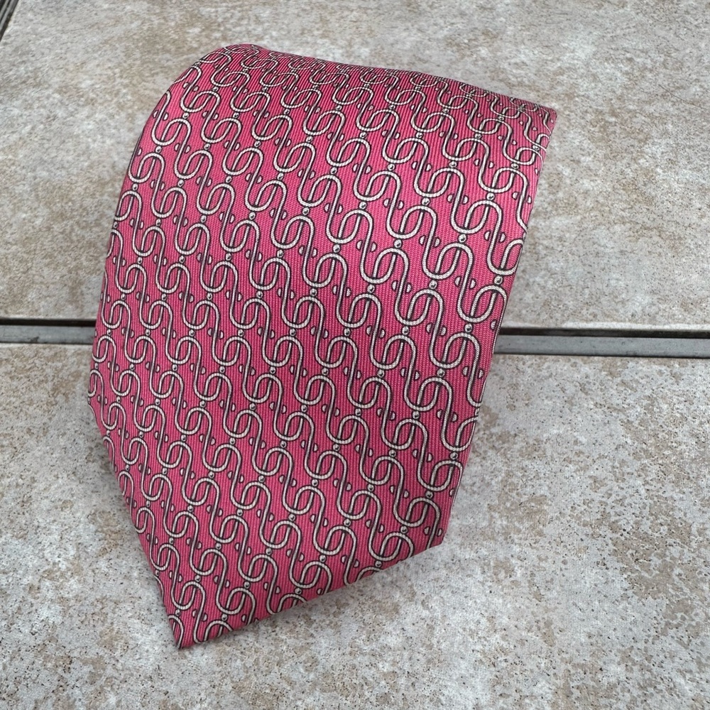 Hermes Elegant Silk Men's Tie